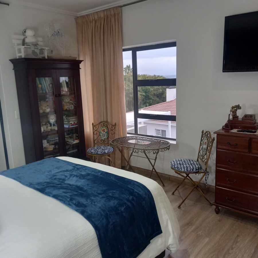 4 Bedroom Property for Sale in Menkenkop Western Cape